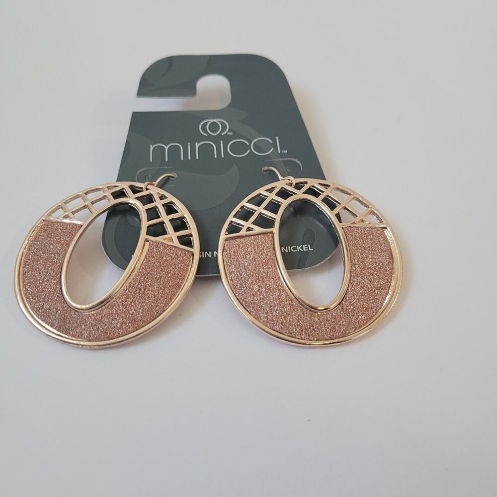 Minicci Rose Gold Tone Pink Shimmer Dangle Earrings NWT - Picture 2 of 5